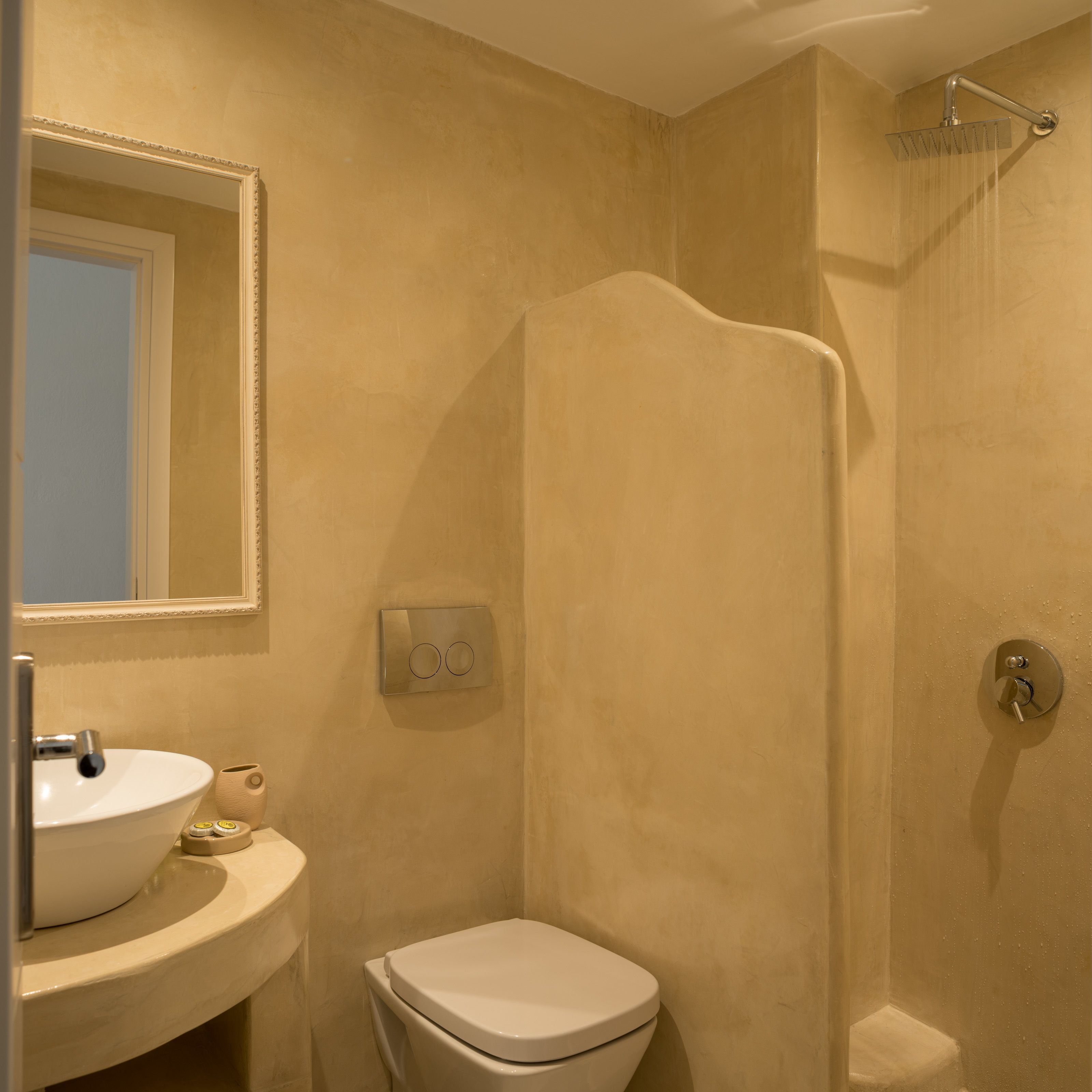 standard room, pool view | bathroom shower