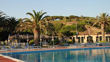 Außenpool (je nach Saison geöffnet)