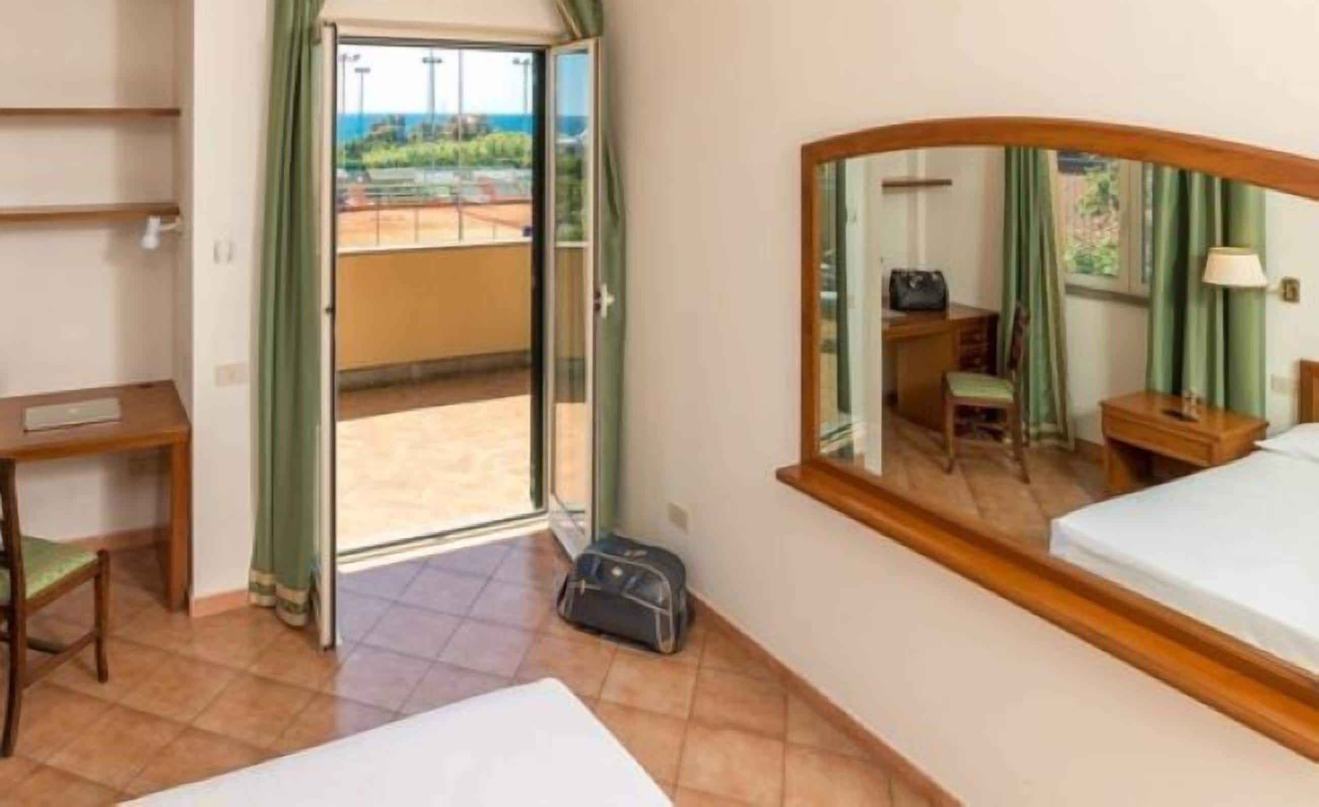 Habitación doble superior | Escritorio, wifi gratis y ropa de cama 