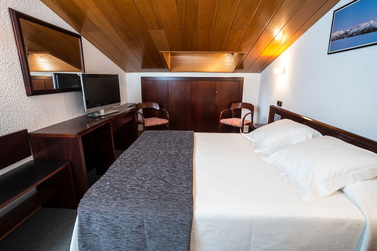 In-room safe, desk, laptop workspace, free cots/infant beds