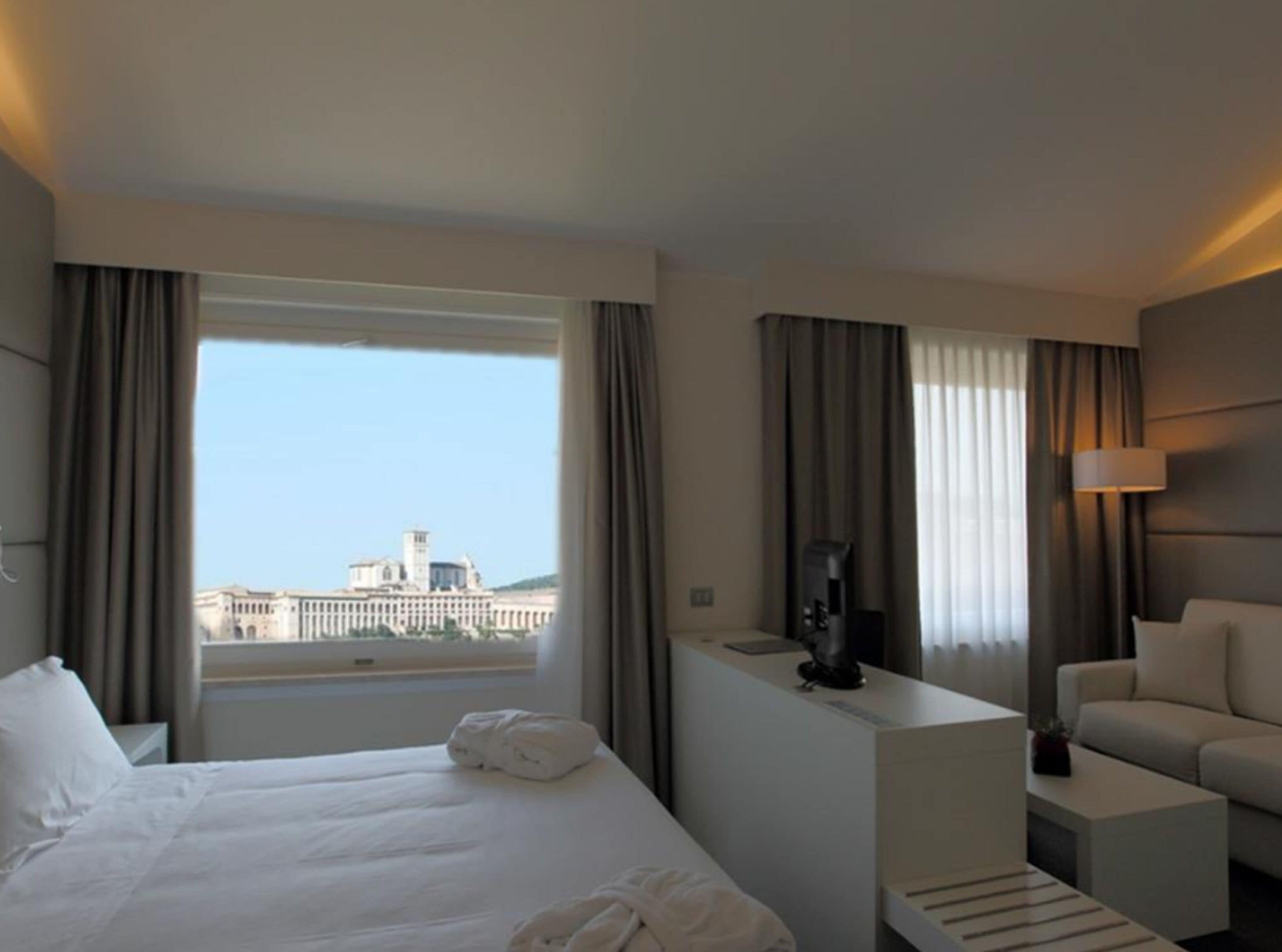 junior suite | 1 bedroom, minibar, in-room safe, desk