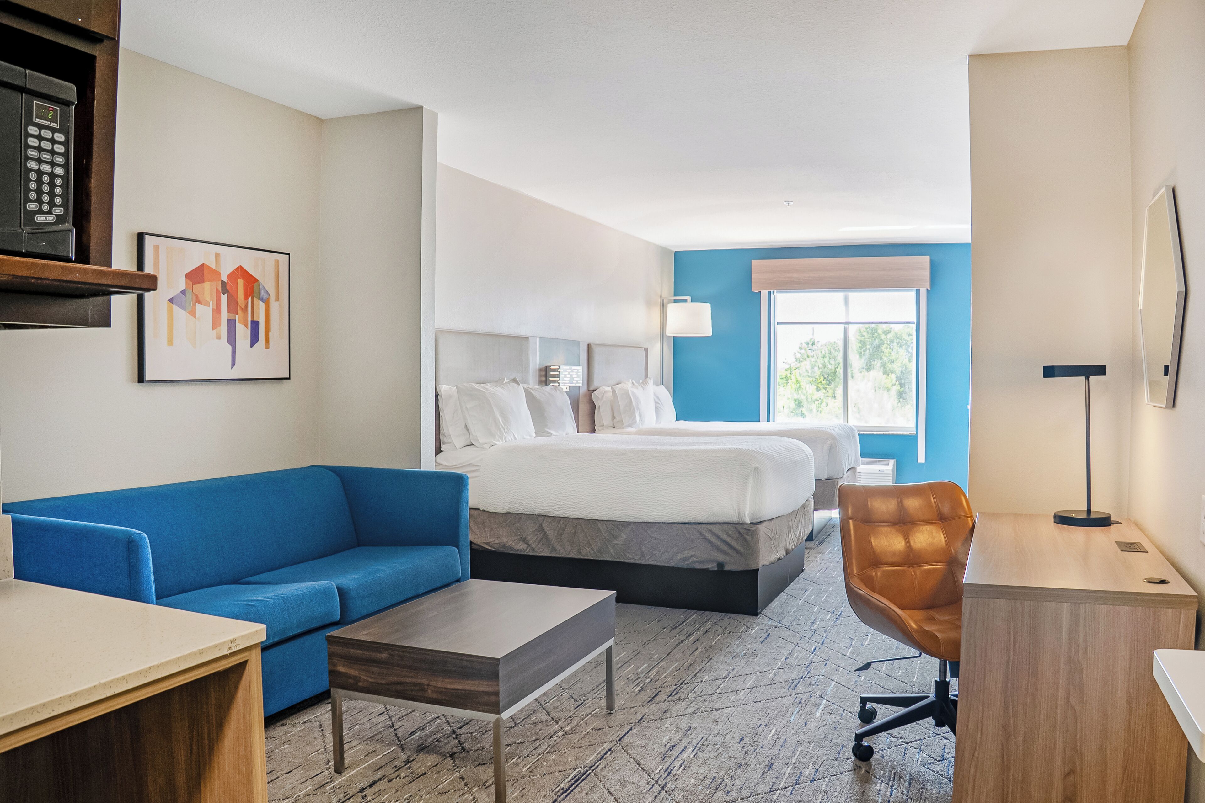 고급 침구, 오리/거위털 이불, 필로우탑 침대, 객실 내 금고