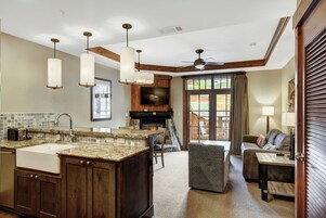 Condo, 1 Bedroom | Private kitchen | Fridge, microwave, oven, stovetop