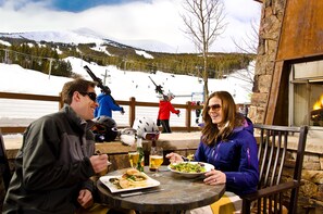 3 restaurants, breakfast, lunch served; American cuisine - One Ski Hill Place, A RockResort (Breckenridge)