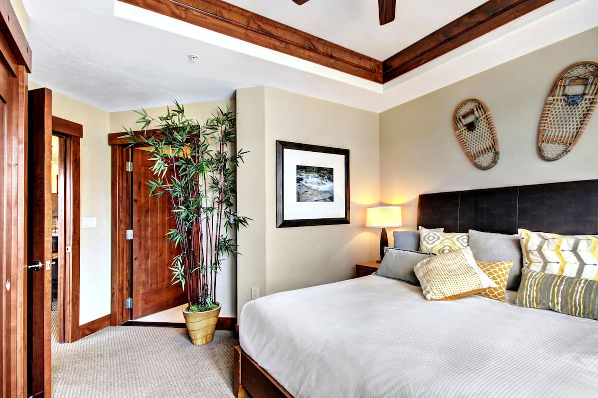 1 bedroom, hypo-allergenic bedding, in-room safe, individually decorated