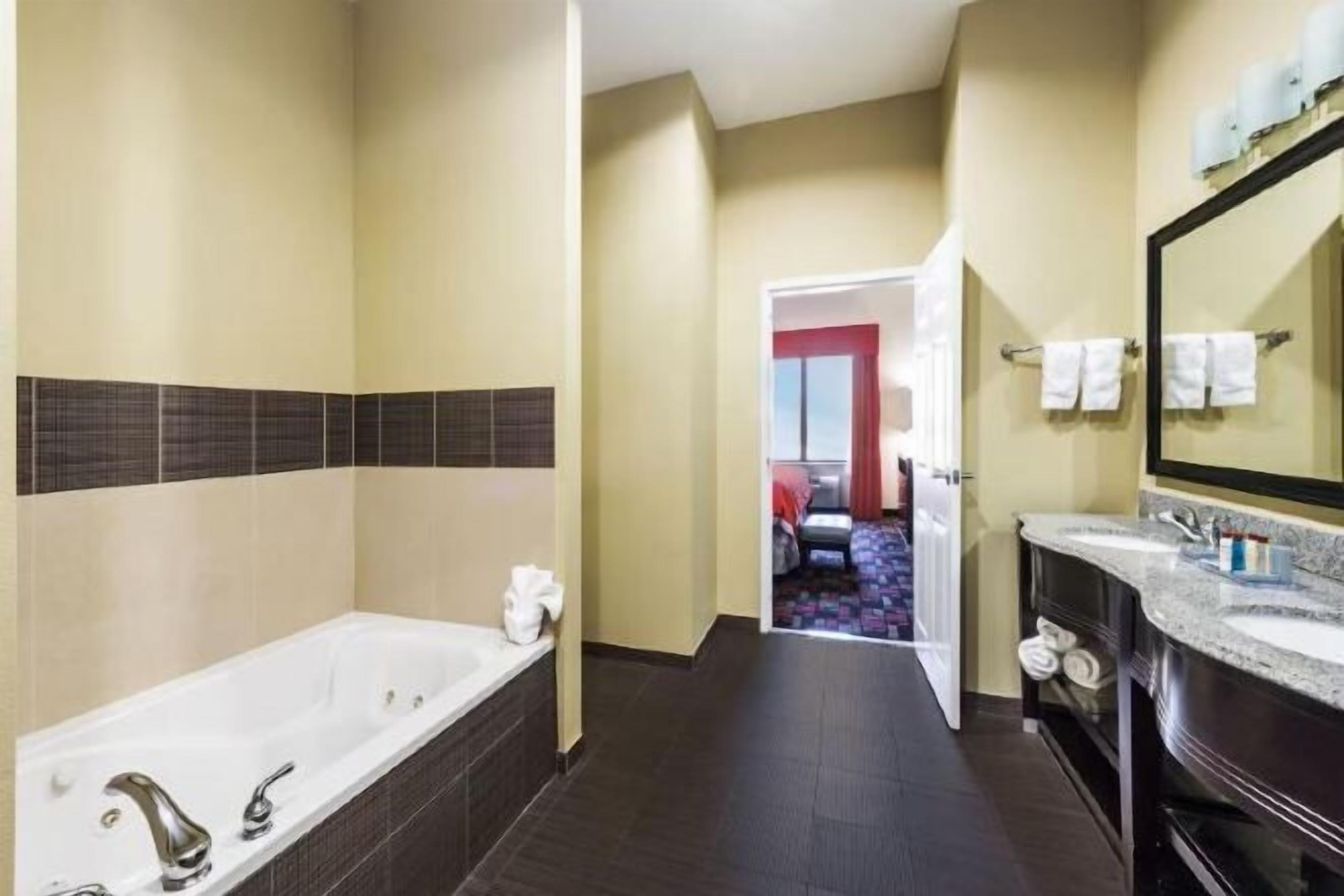 Bathroom | Free toiletries, hair dryer, towels