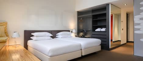 Chambre Deluxe avec lits jumeaux | 1 chambre, minibar, coffre-fort pour ordinateur portable, bureau