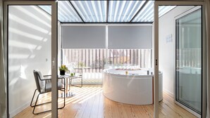 Suite Spa | มินิบาร์, ตู้นิรภัยในห้องพัก, โต๊ะทำงาน, ผ้าม่านกันแสง