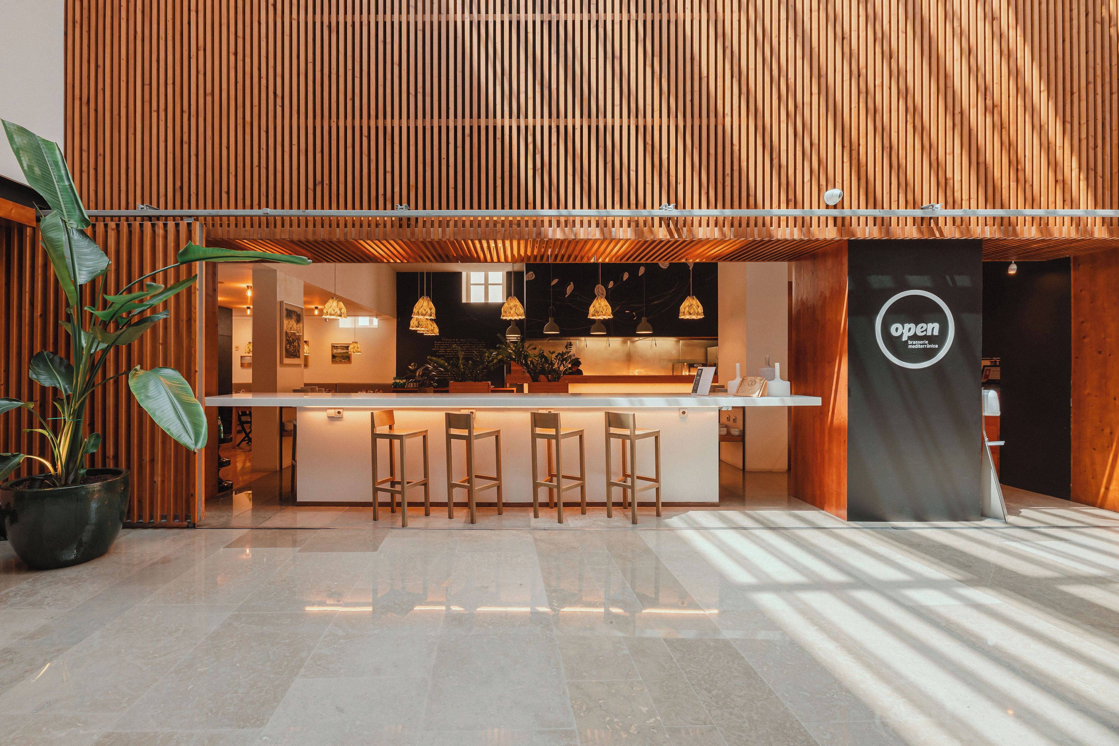 breakfast, lunch, dinner served; local and international cuisine