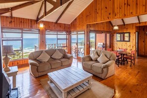 Lounge - Boardwalk Lodge - self-catering (Wilderness)