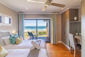 Luxury 2 Bedroom Duplex Chalet - Sea Fac | In-room safe, individually decorated, individually furnished, desk - Boardwalk Lodge - self-catering (Wilderness)