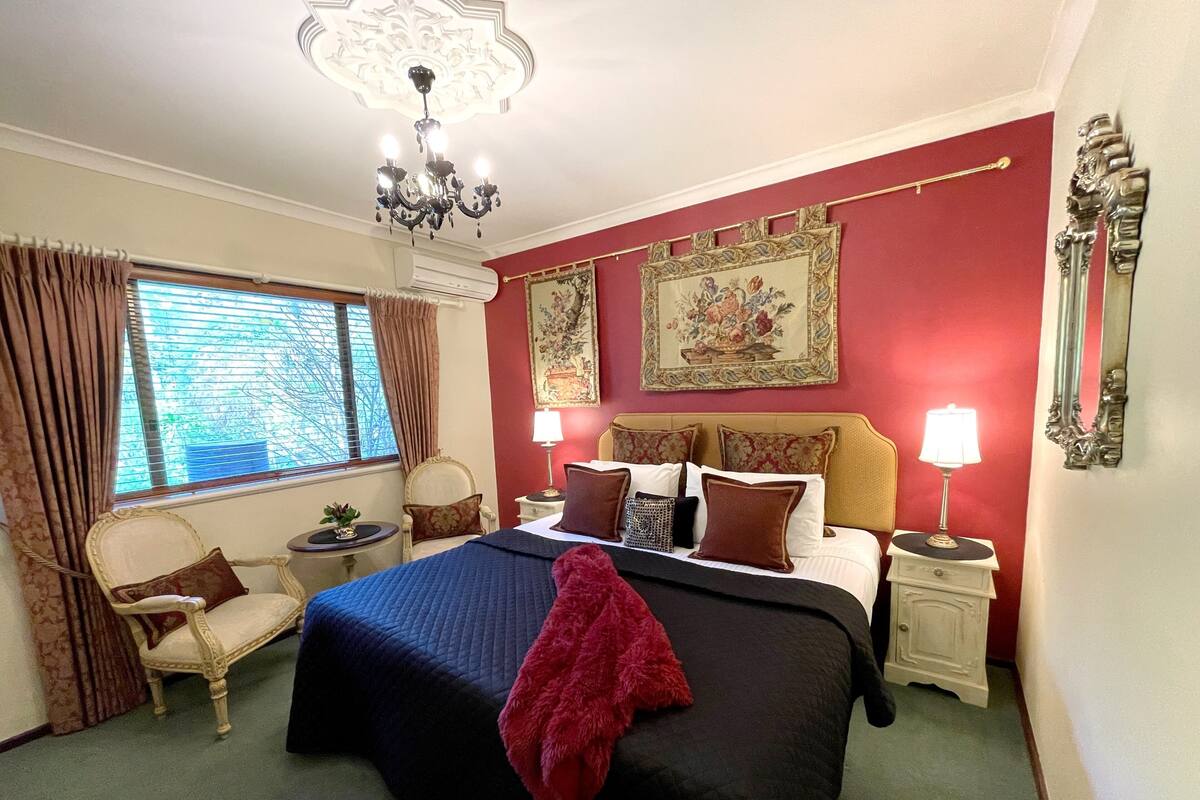 Deluxe-Doppelzimmer (The Redgate) | 1 Schlafzimmer, Pillowtop-Betten, Zimmersafe, individuell dekoriert