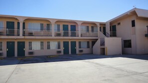 Exterior - Imperial 400 Motor Inn (Needles)