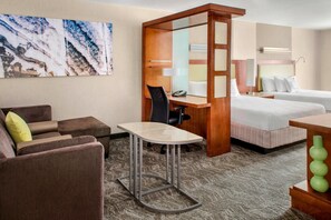 Desk, laptop workspace, blackout drapes, iron/ironing board - SpringHill Suites by Marriott Long Island Brookhaven (Yaphank)