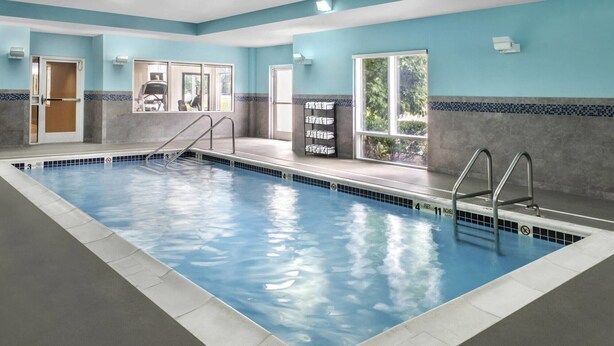 Pool - SpringHill Suites by Marriott Long Island Brookhaven (Yaphank)