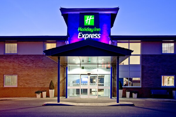 Holiday Inn Express Shrewsbury By Ihg - Shrewsbury