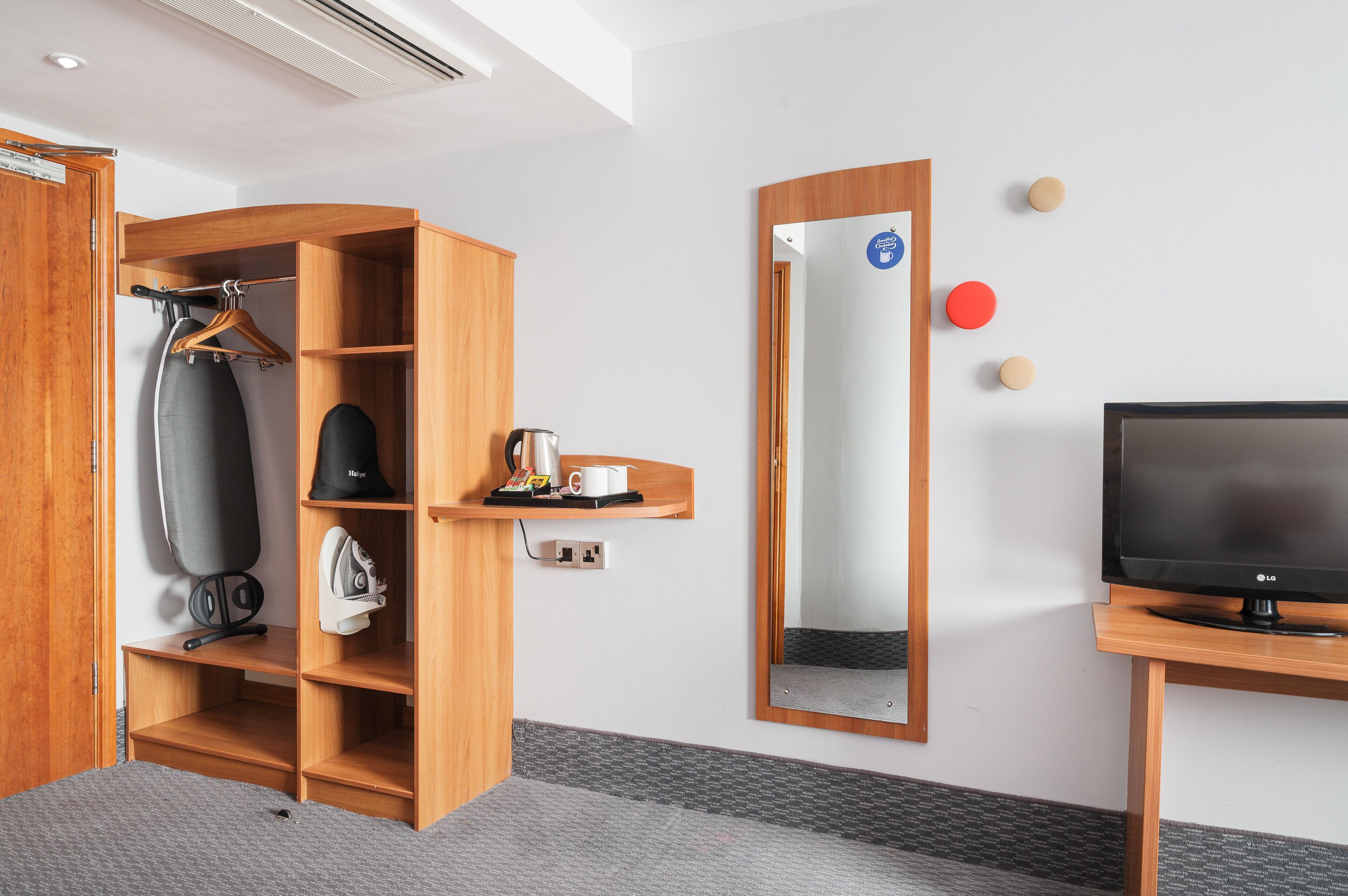 standard room (with free hot breakfast) | room amenity