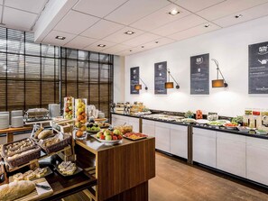 Tägliches Frühstücksbuffet gegen Gebühr