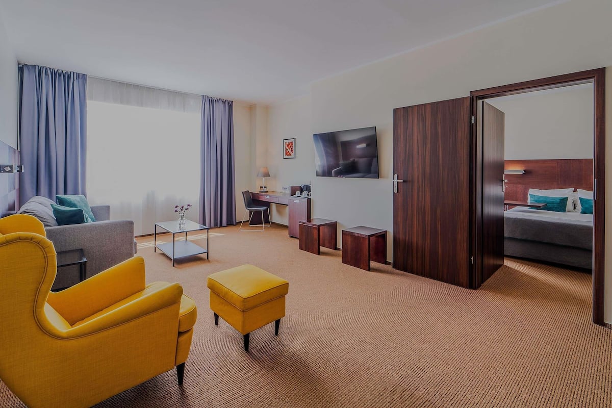 Junior Suite, 1 Queen Bed (Queen)