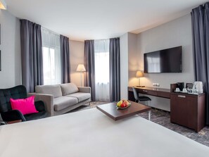 Family Double Room, 1 Double Bed with Sofa bed (Classic) | 1 bedroom, premium bedding, in-room safe, desk