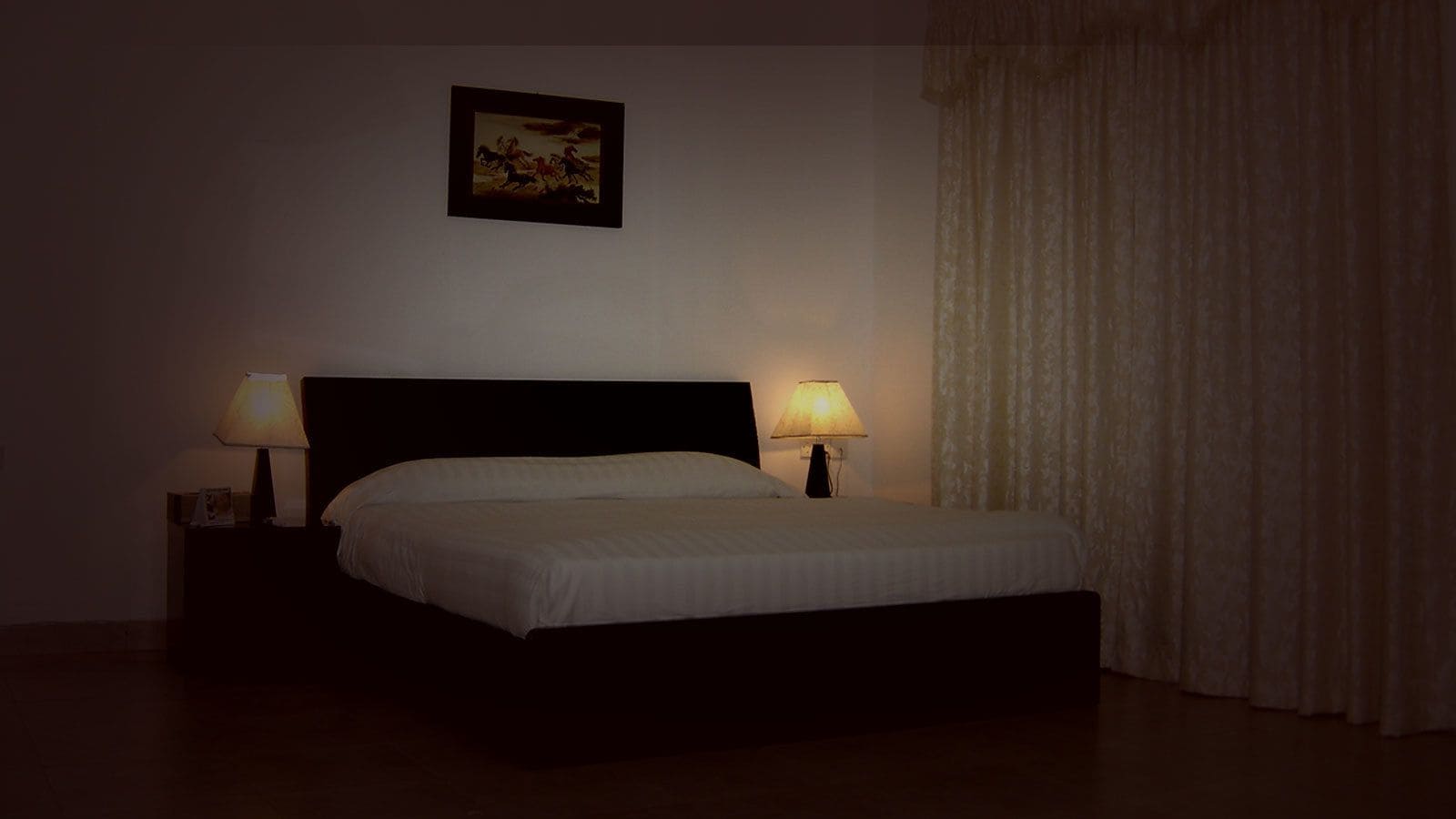 Minibar, coffres-forts dans les chambres, décoration personnalisée