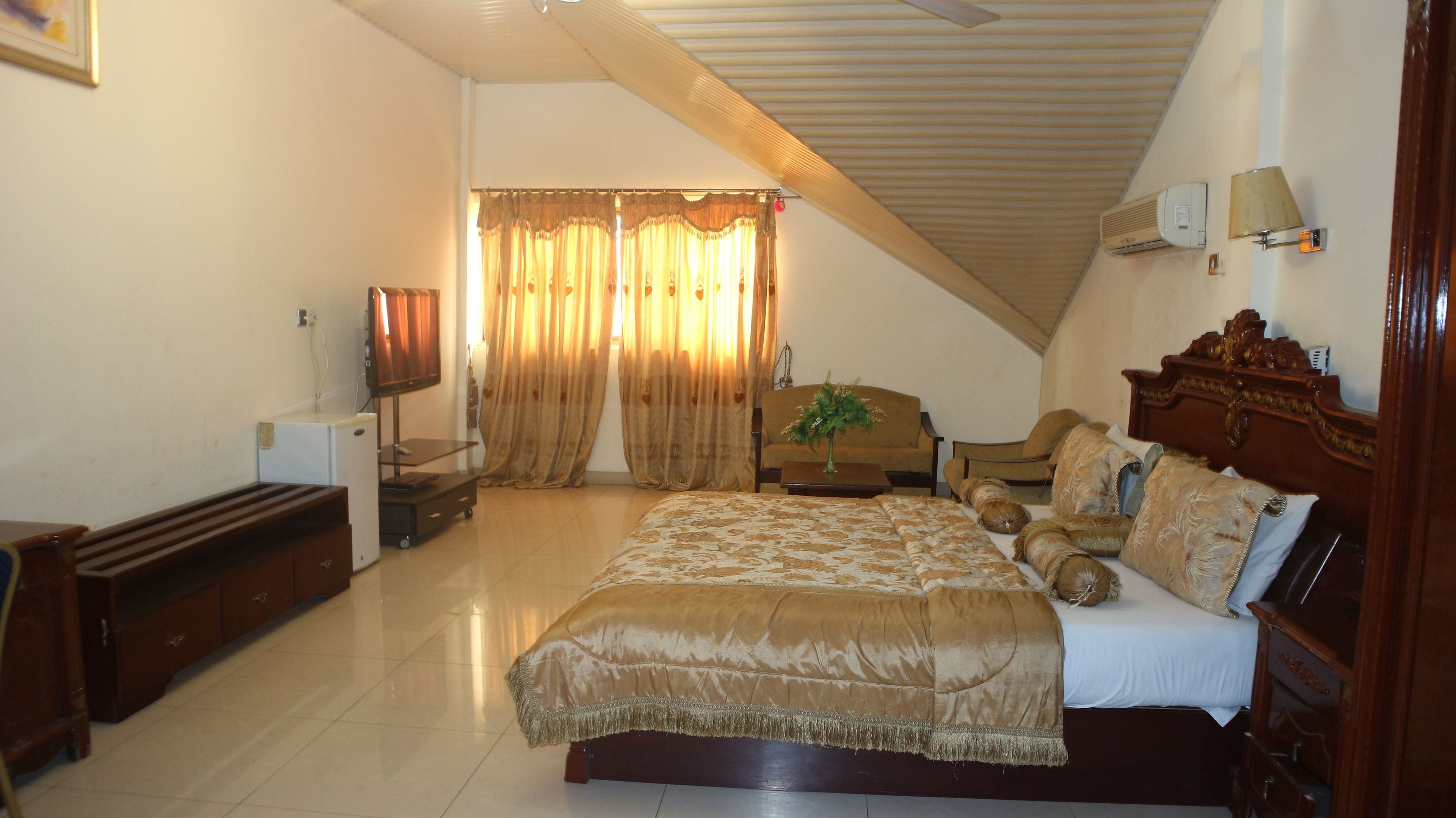 스탠다드 더블룸 | 미니바, 책상, 무료 WiFi, 침대 시트