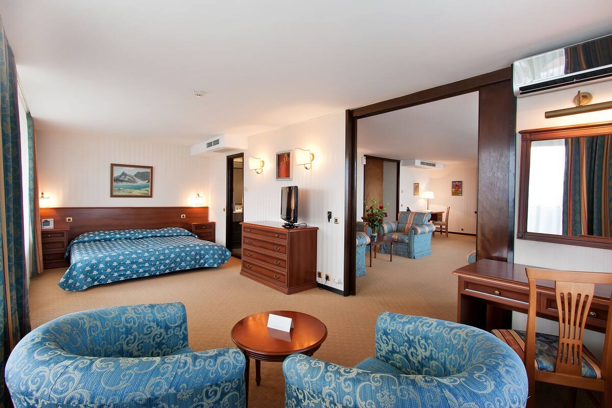 Suite, 1 Bedroom, Balcony