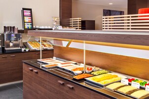 Desayuno buffet todos los días (con cargo)