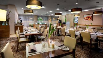 Breakfast, lunch and dinner served