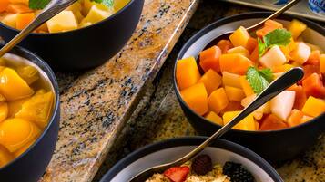 Desayuno buffet todos los días (con cargo)