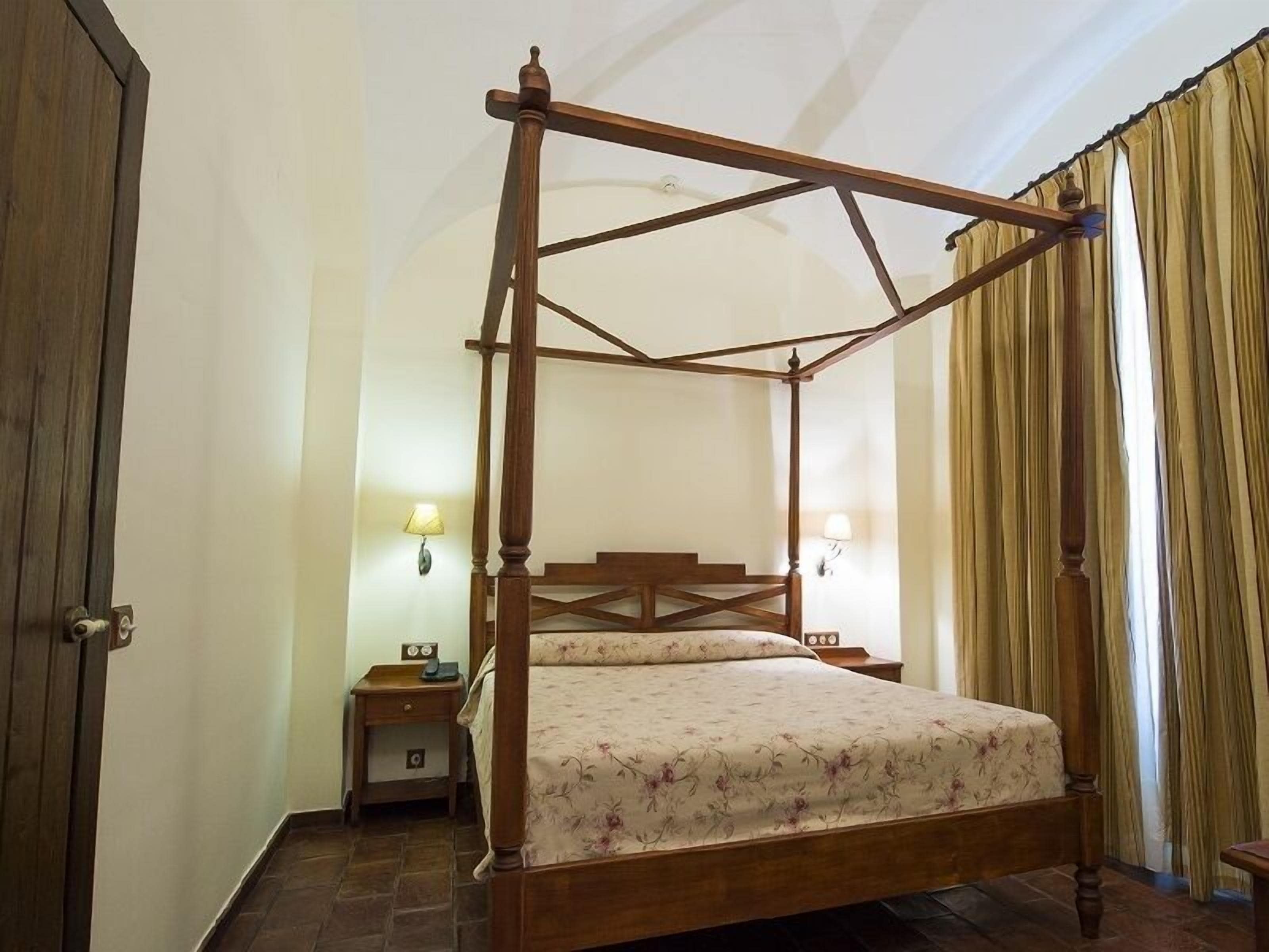 suite | minibar, in-room safe, desk, blackout curtains