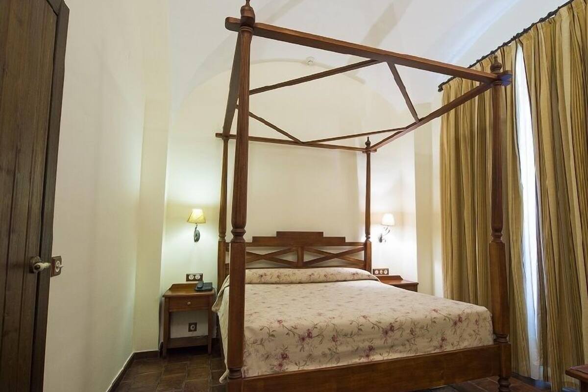 suite | minibar, in-room safe, desk, blackout curtains