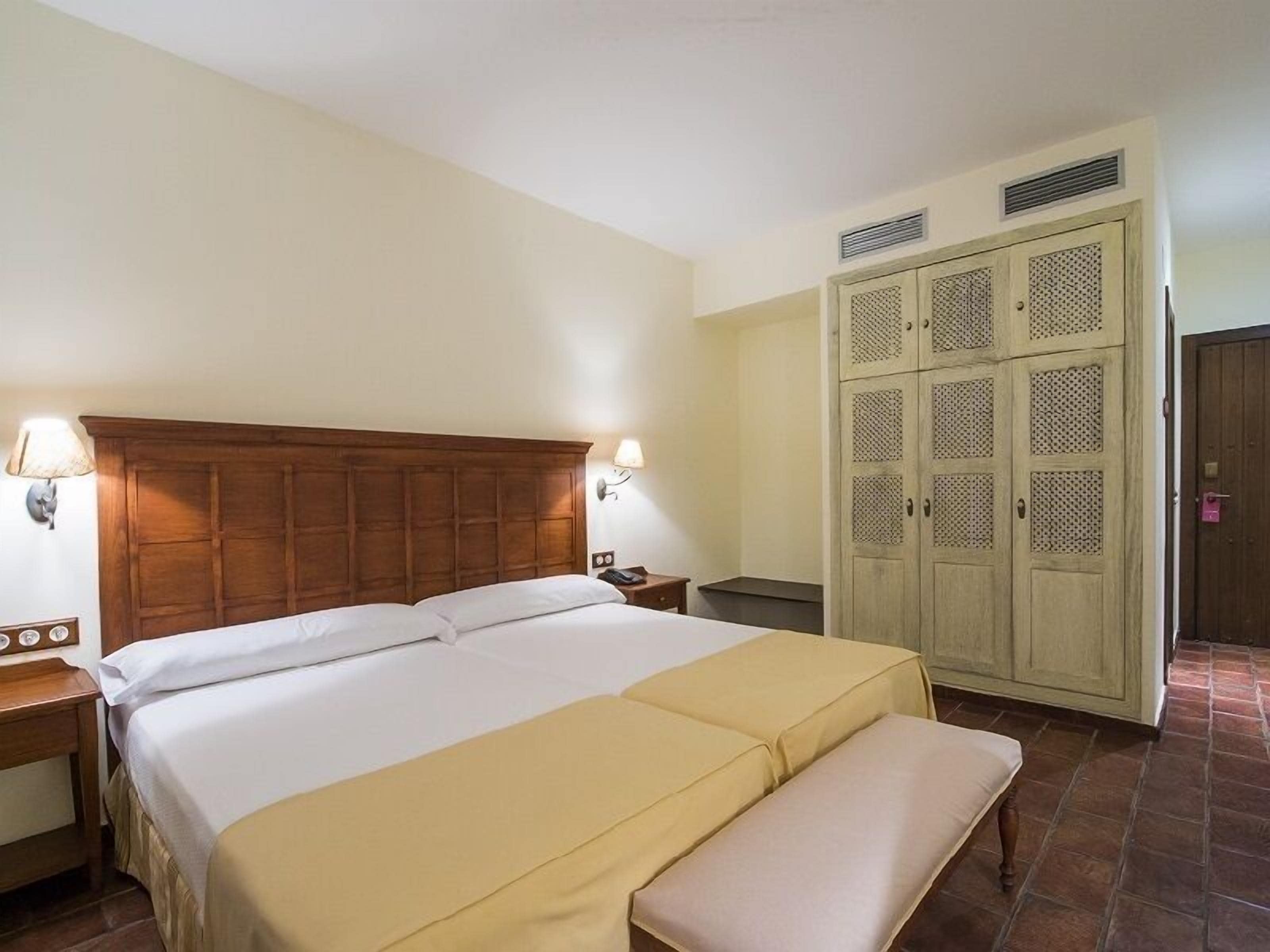 superior double room, 1 double bed | minibar, in-room safe, desk, blackout curtains
