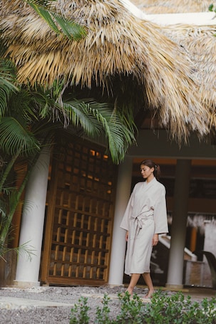 Couples treatment rooms, sauna, hot tub, steam room, Turkish bath. Zel Punta Cana, All Suites - All inclusive