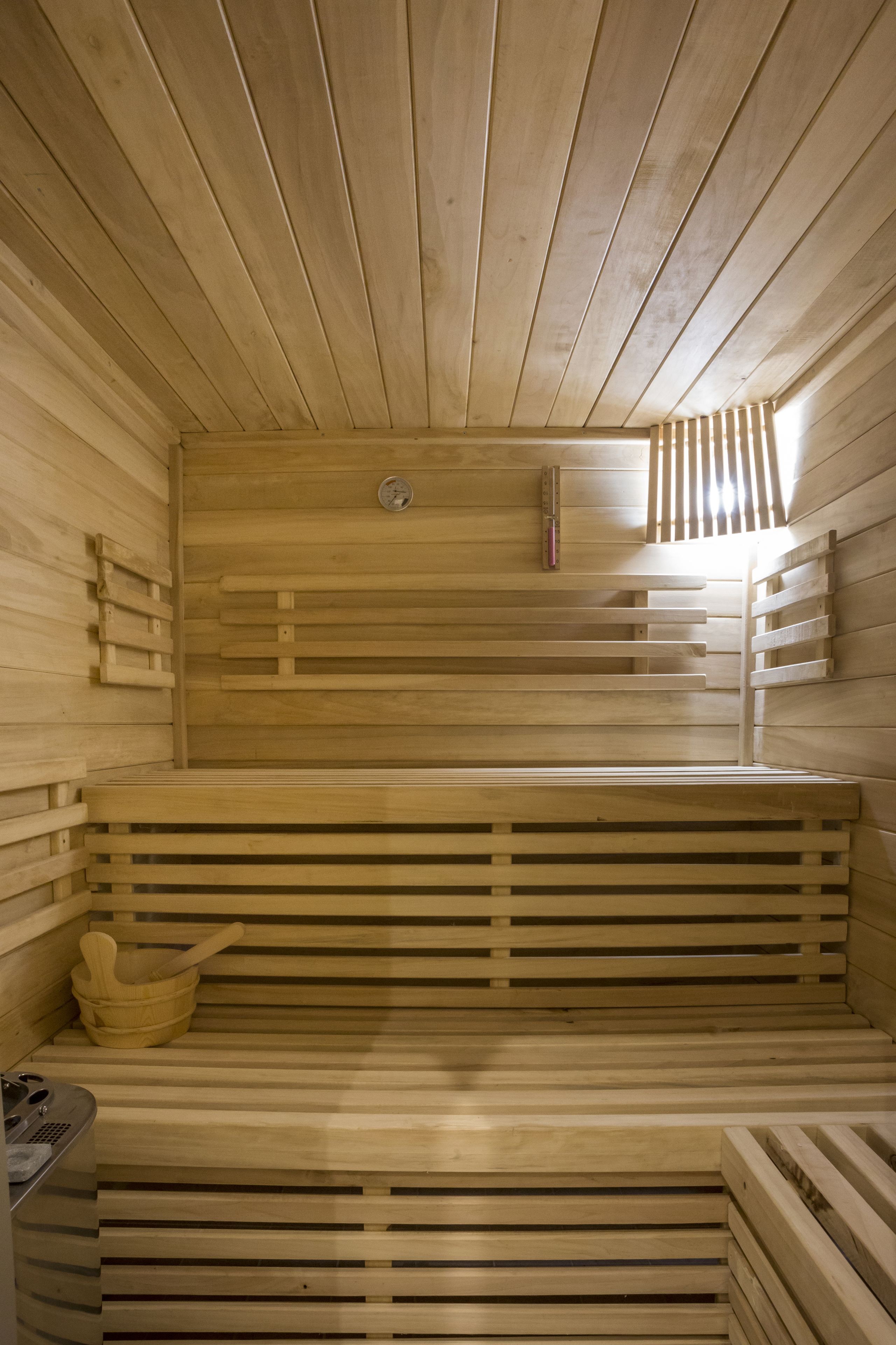 Bastu, kroppsbehandlingar, kroppsskrubb och ansiktsbehandlingar