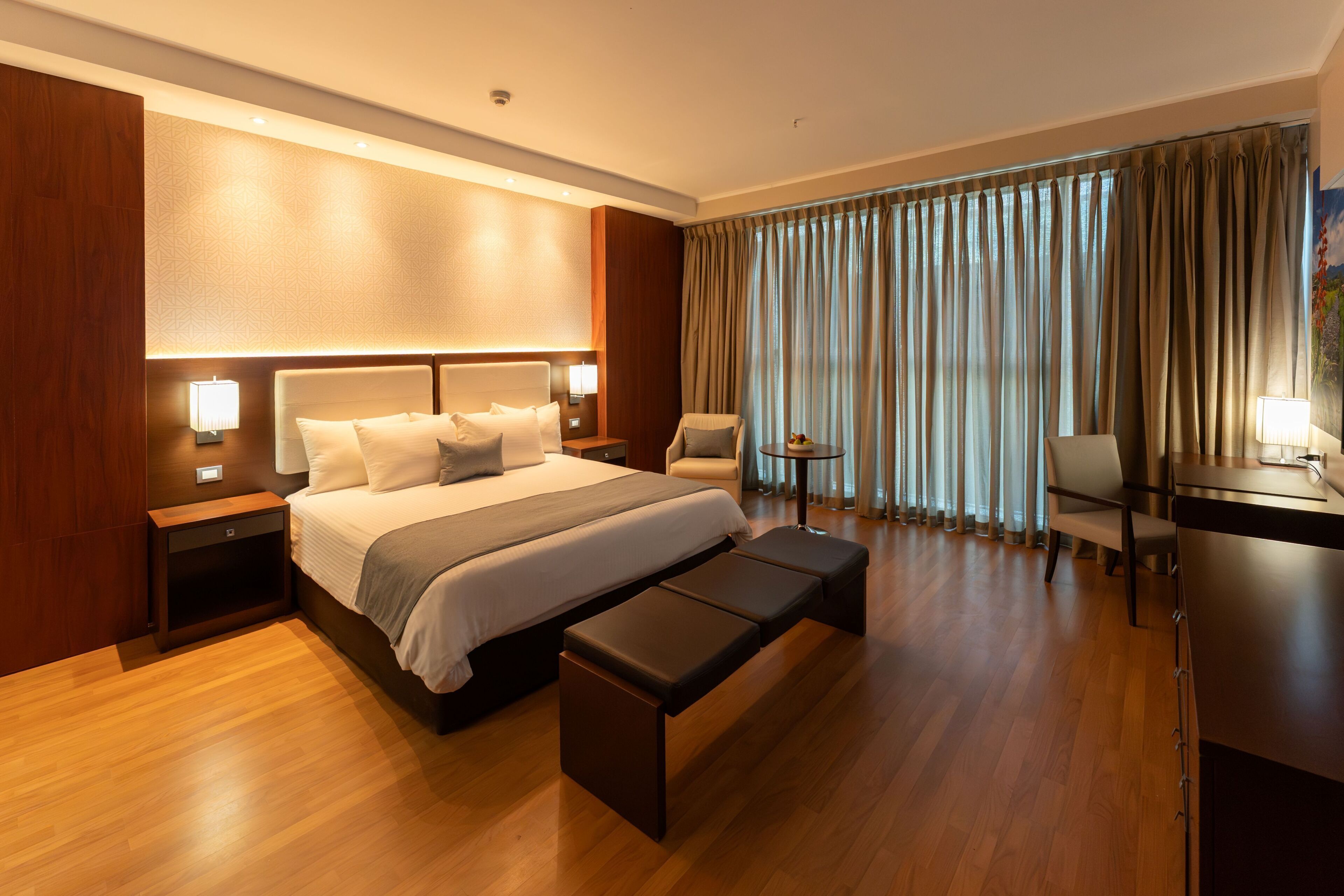 Ropa de cama de alta calidad y minibar 