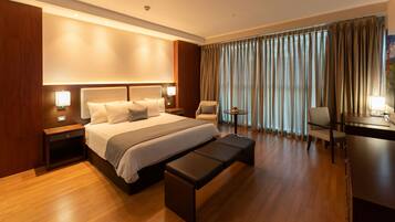 Master Suite, 1 King Bed | Ropa de cama de alta calidad y minibar