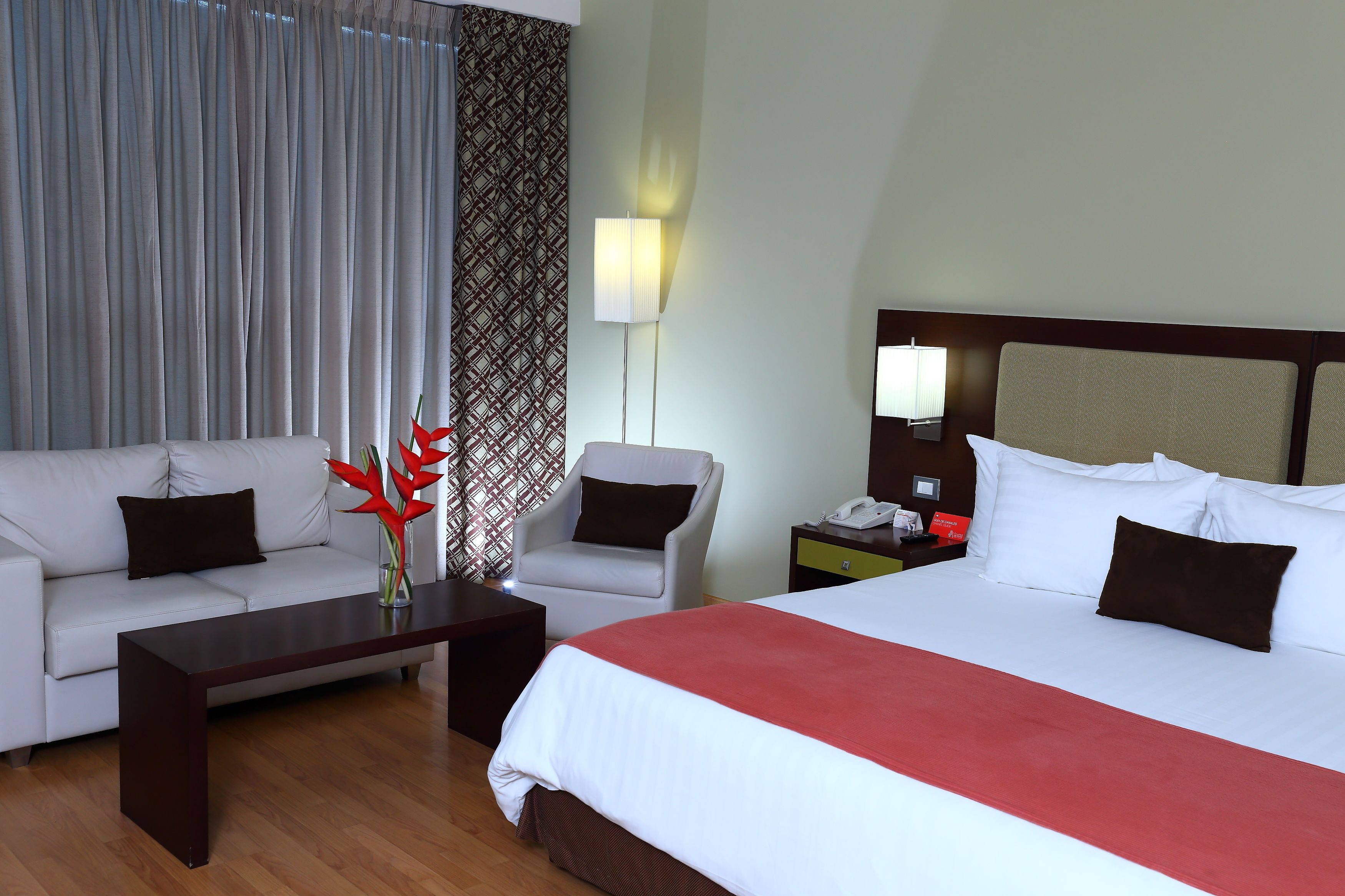 master suite, 1 king bed | premium bedding, minibar, in-room safe, desk