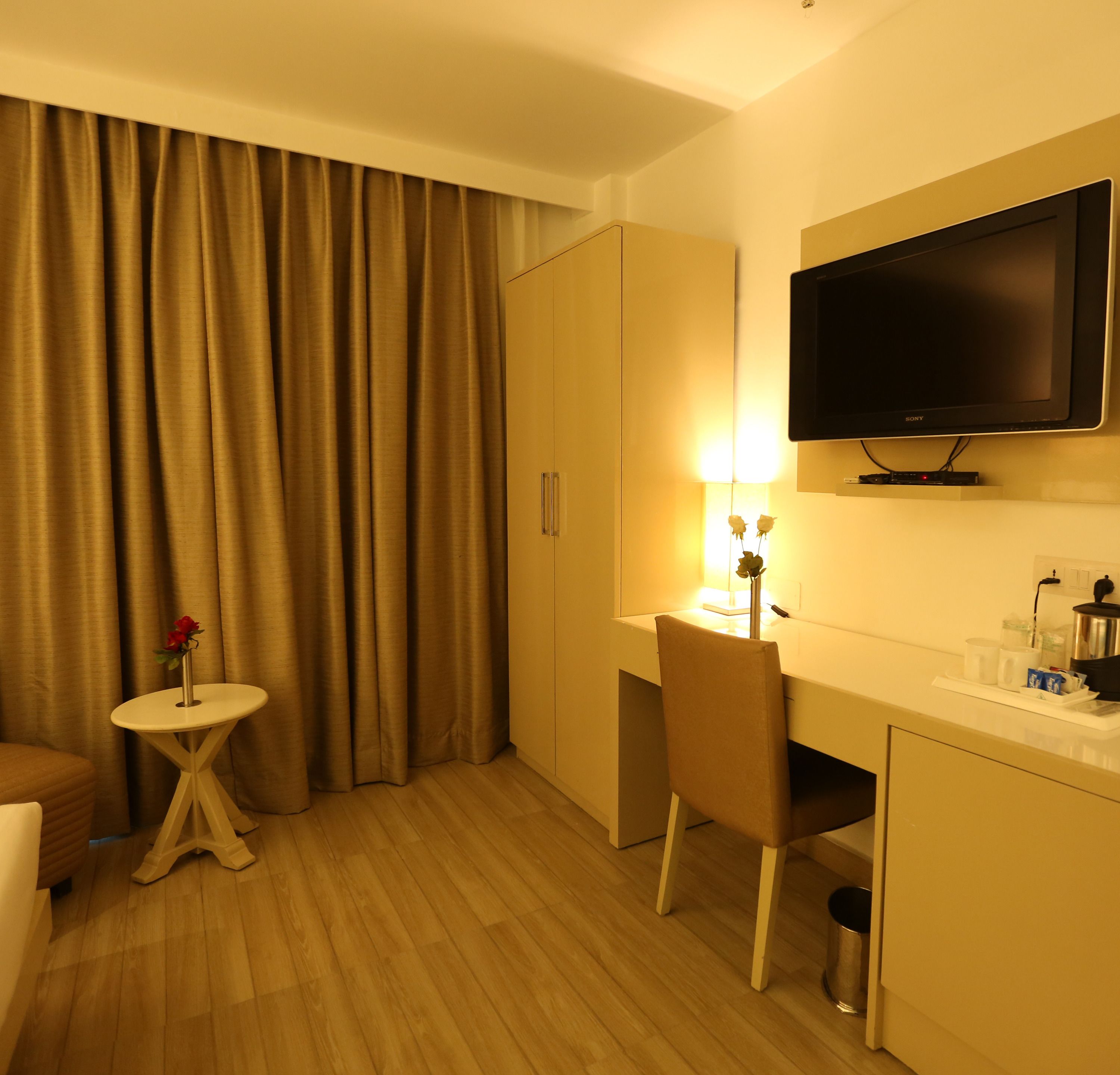 Deluxe Double Room | Minibar, in-room safe, desk, soundproofing