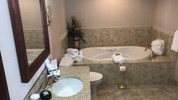 Suite, 1 King Bed, Non Smoking | Bathroom