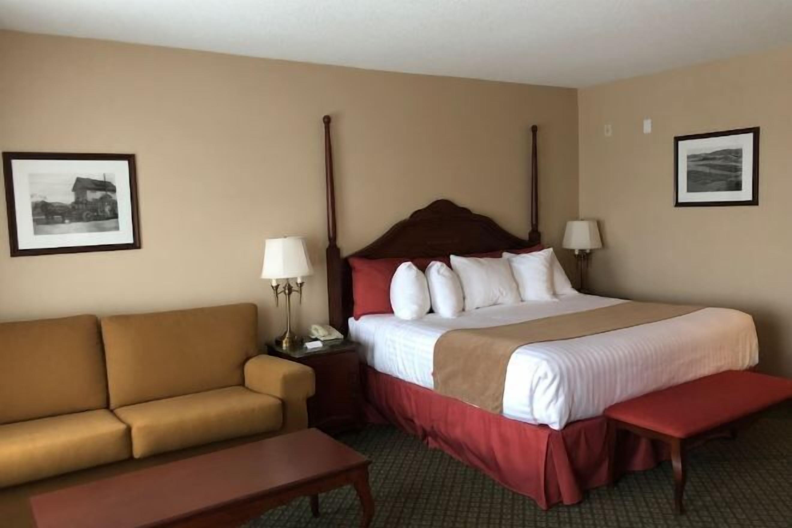 In-room safe, desk, iron/ironing board, free cribs/infant beds