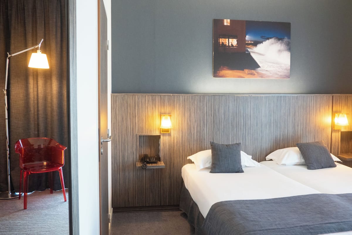 Superior Room, 2 Twin Beds | Frette Italian sheets, premium bedding, Select Comfort beds