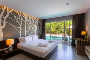 Deluxe Pool Access | Select Comfort beds, minibar, in-room safe, desk