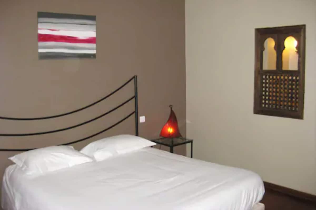 Individually decorated, soundproofing, iron/ironing board