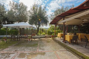 Lunch, dinner served; Italian cuisine, garden views