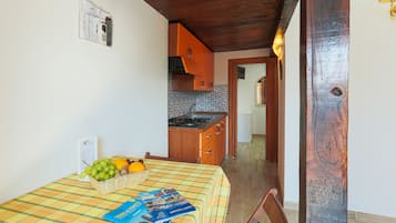Family Apartment, 1 Bedroom | Private kitchen