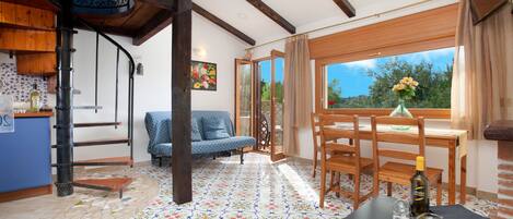 Exclusive Apartment, 1 Bedroom | Living area