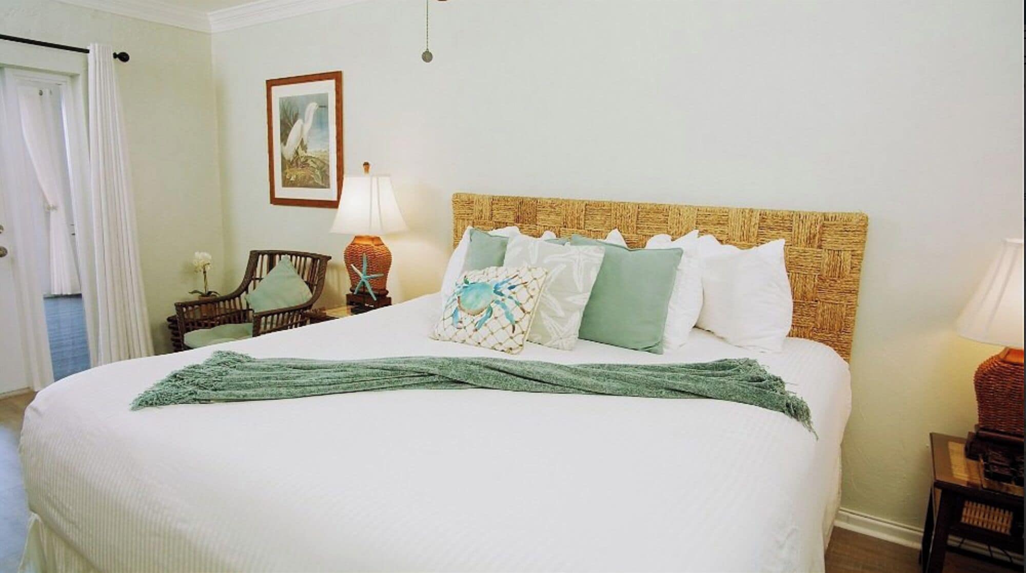 Premium kamer, terras, uitzicht op de baai | Luxe beddengoed, pillowtop-bedden, individueel gedecoreerd