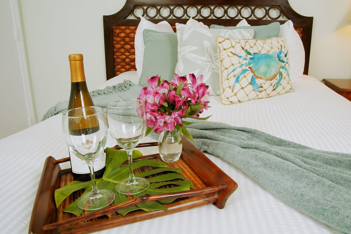 1 bedroom, premium bedding, pillowtop beds, individually decorated
