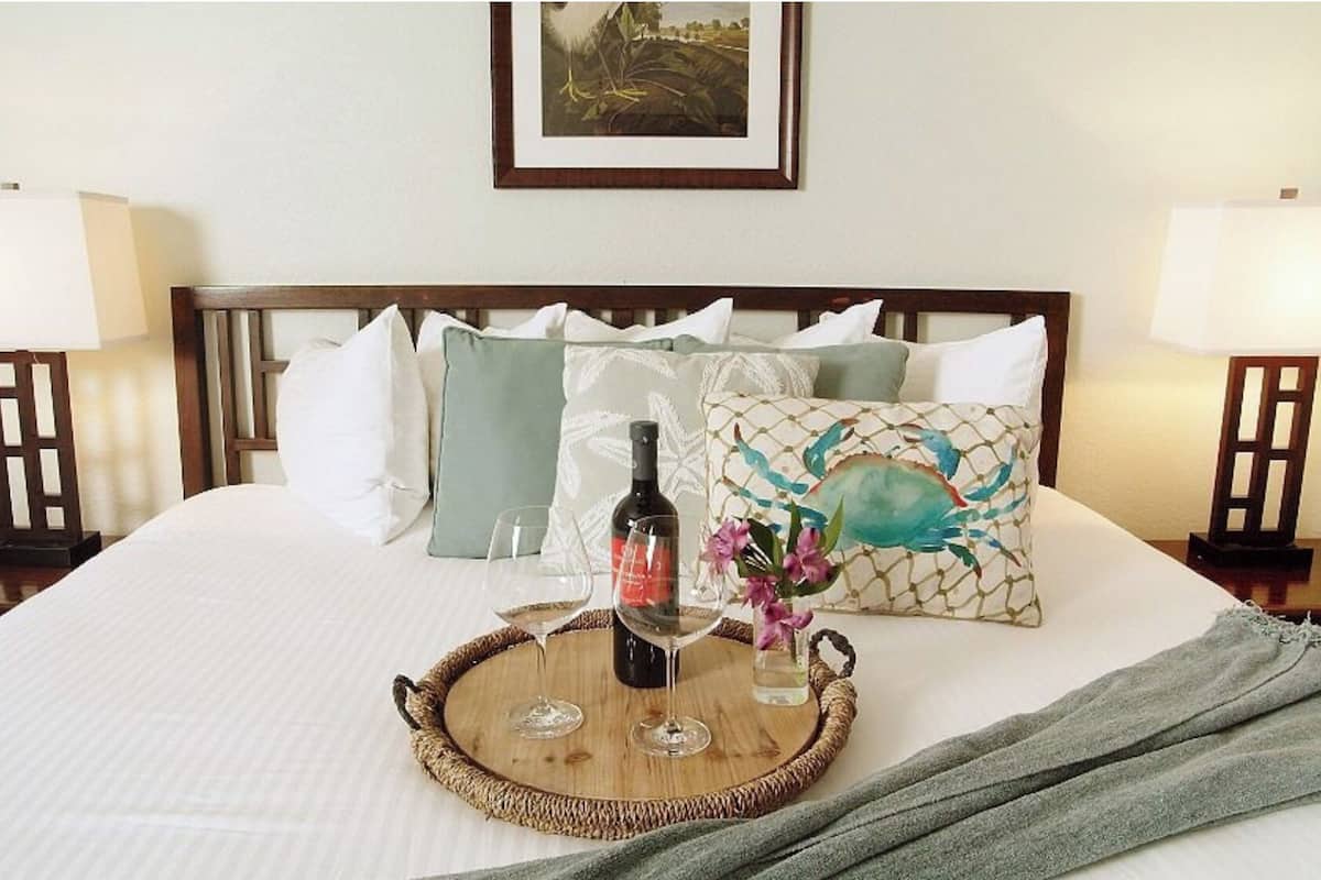 1 bedroom, premium bedding, pillow-top beds, individually decorated